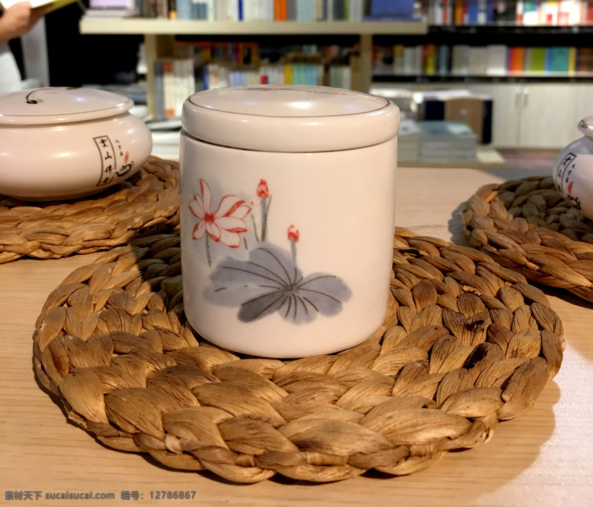 瓷器 茶具 彩绘 釉彩 荷花 水墨中国画 艺术 摆件 生活 生活百科 生活素材