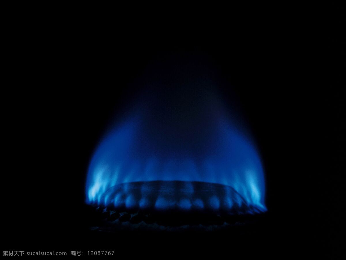 炉具蓝色火焰 火焰 蓝色火苗 蓝火 炉盘 黑色背景 自然景观