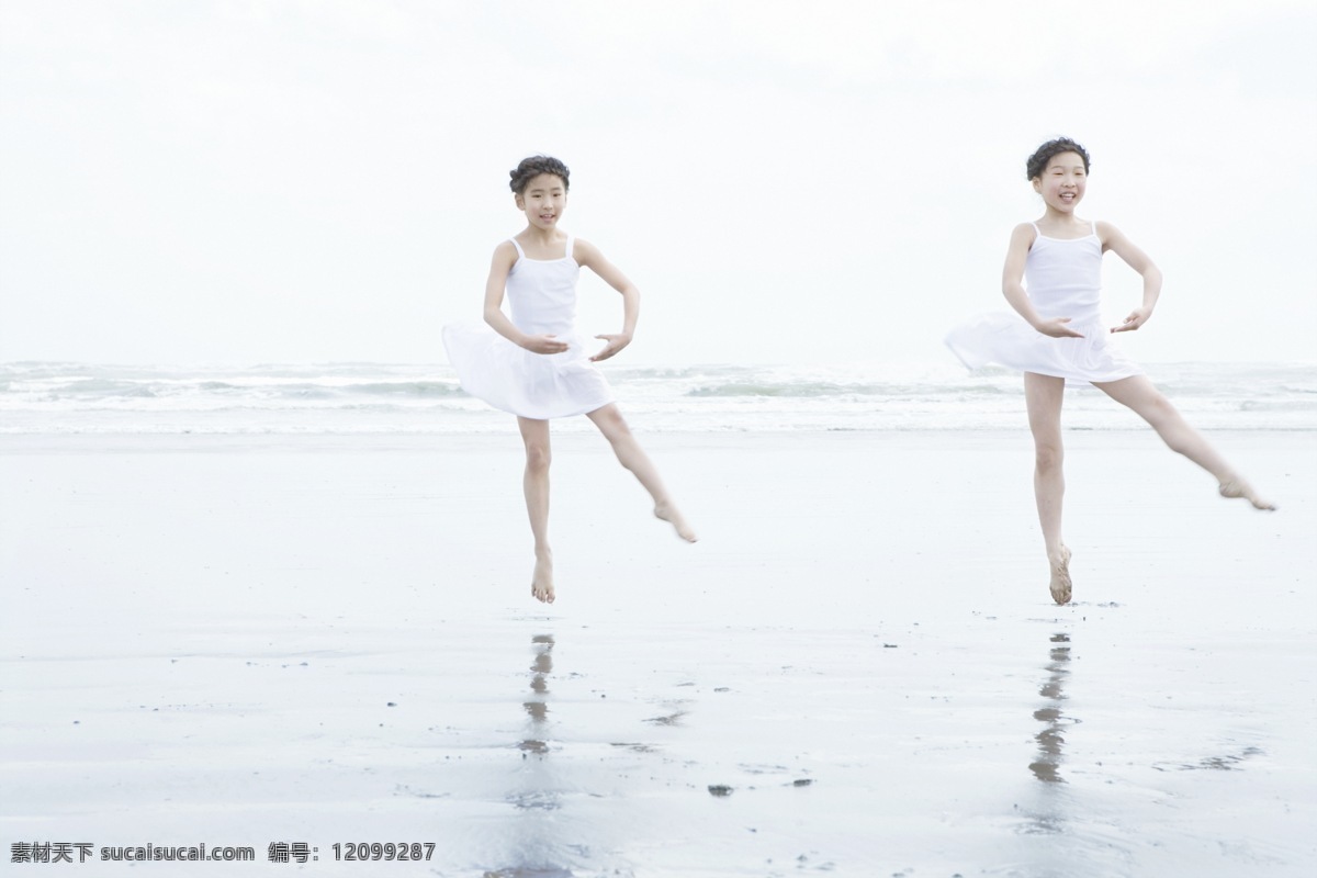 沙滩 上 跳 芭蕾舞 小女孩 女孩 儿童生活人物 人物摄影 生活人物 人物图片