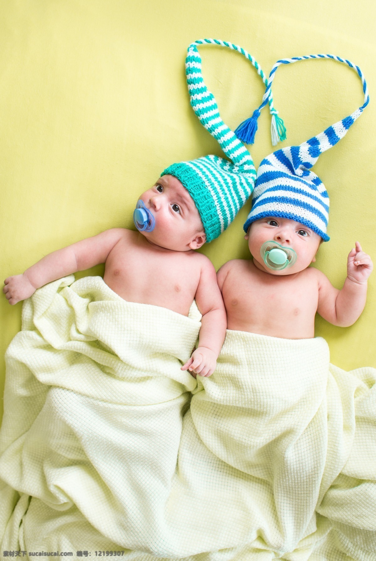 含 奶嘴 双胞胎 婴儿 可爱 帽子 人物摄影 儿童图片 人物图片