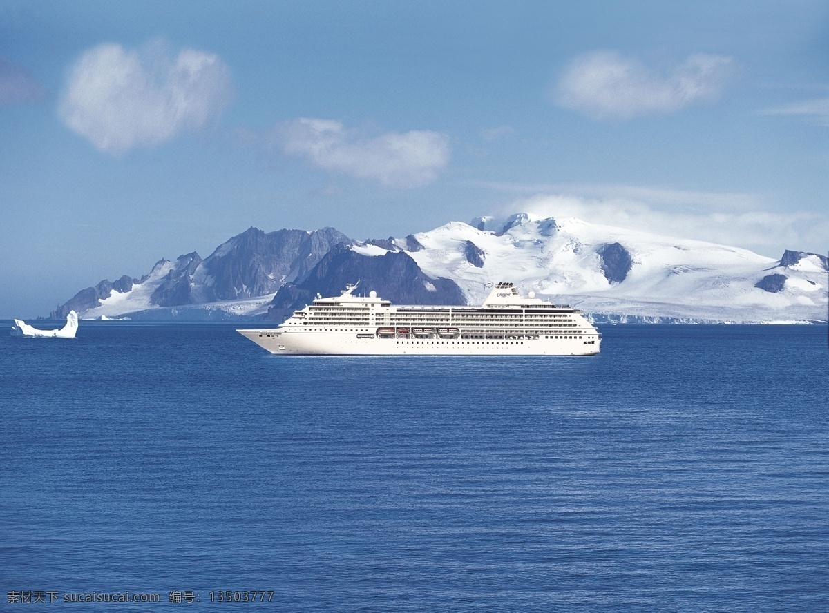 海上 行驶 轮船 冰山 ship 蓝天白云 大海 海洋 船 客船 轮渡 游轮 大轮船 白色轮船 水路 运输 山 高清图片 轮船图片 现代科技