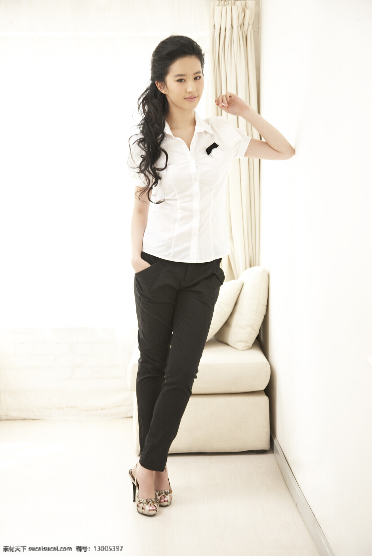 刘亦菲 女性女人 白色上衣 人物图库
