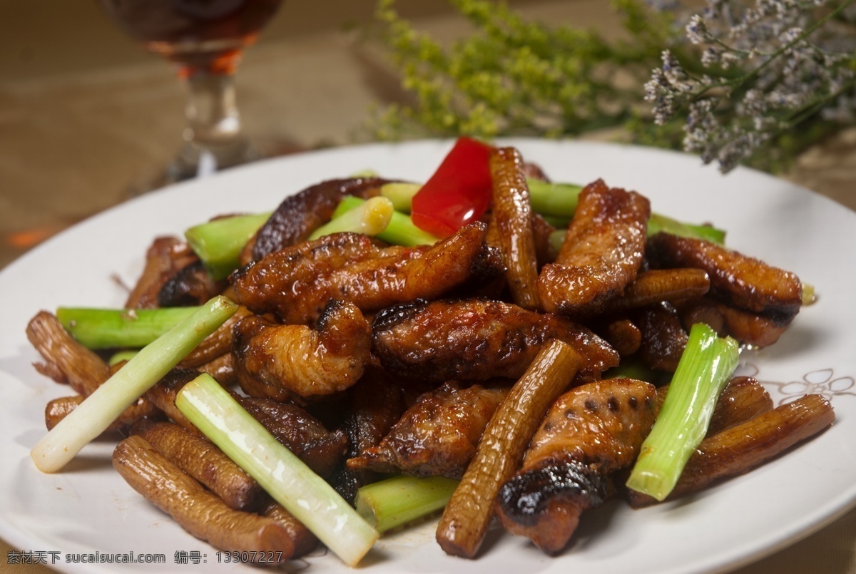 茶树菇炒黄鳝 葱 姜 辣椒 菜谱 饭店 酒店 餐饮 美食 传统美食 餐饮美食