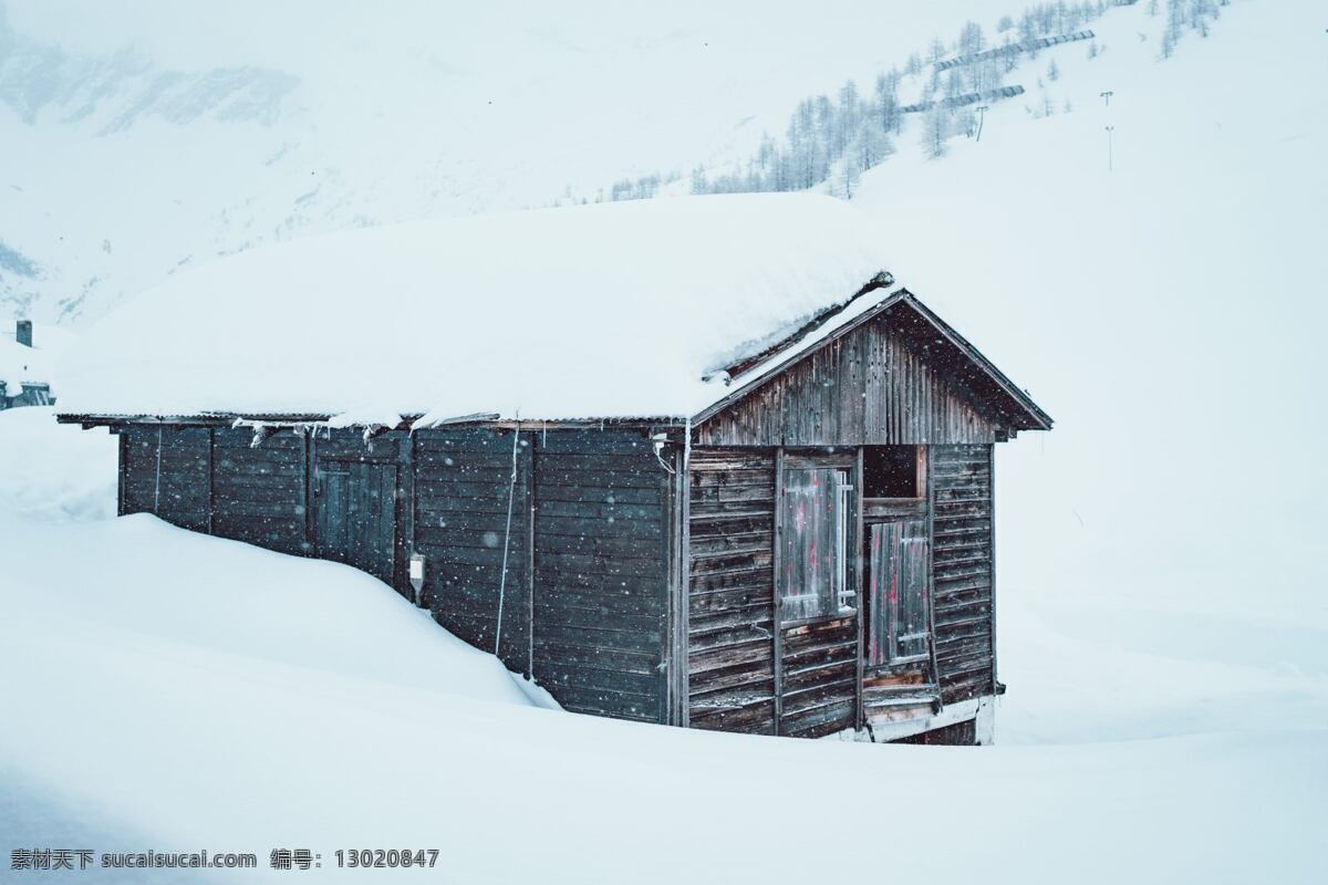 雪景 雪 雪地 山 白云 白色 天空 房屋 木房子 山峰 旅游摄影 自然风景