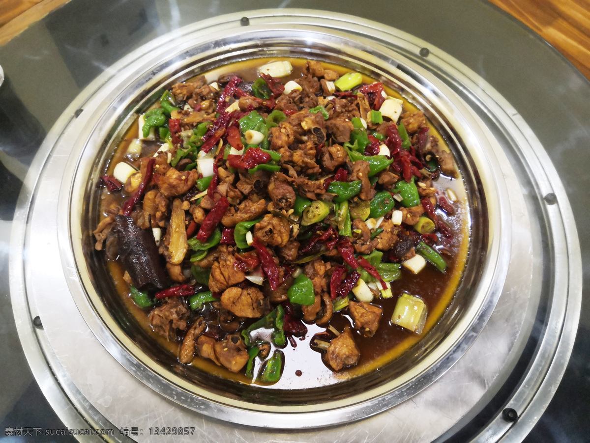新疆大盘鸡 大盘鸡 大盘土鸡 土豆 辣椒 辣皮子 正宗 摄影图 餐饮美食 传统美食