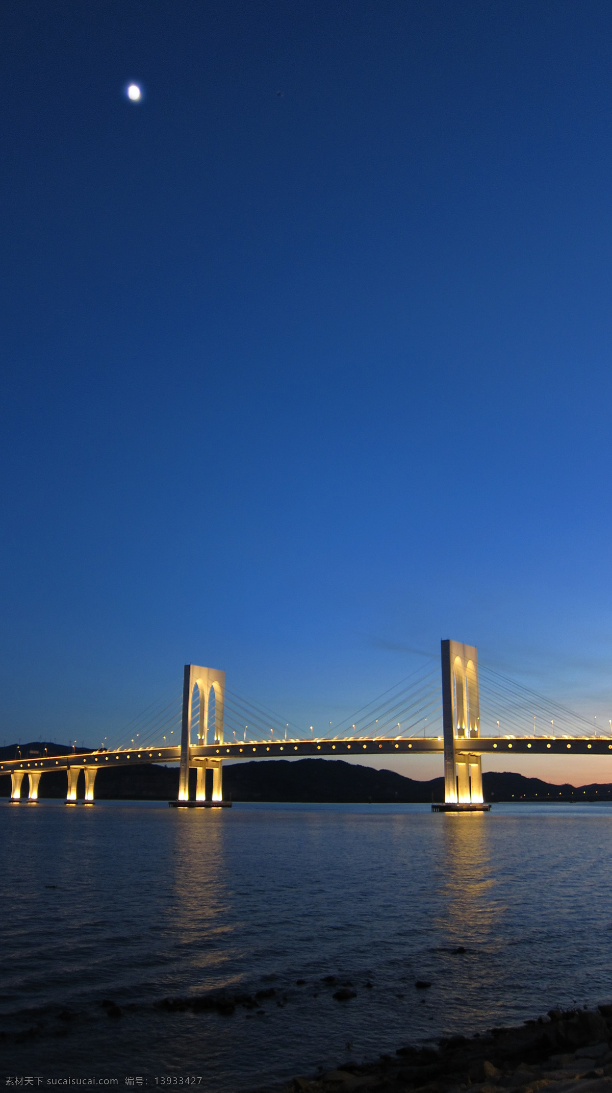 珠海大桥夜景 大桥 夜景 月亮 河畔 灯光 蓝天 建筑 建筑摄影 建筑园林