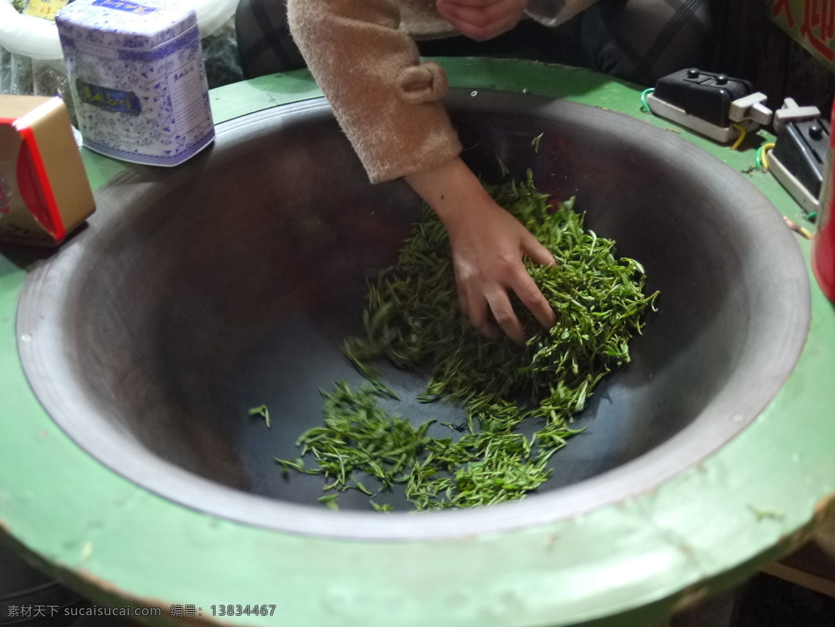 炒茶 春茶 茶叶制作 茶香 炒茶手艺 食物原料 餐饮美食