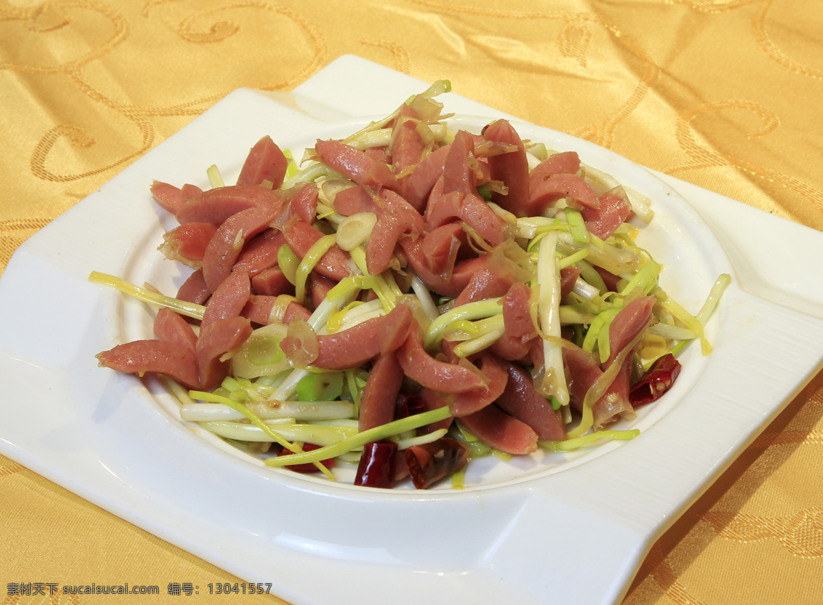 韭黄炒脆肠 菜 美食 香肠 韭黄 脆肠 火腿肠 传统美食 餐饮美食