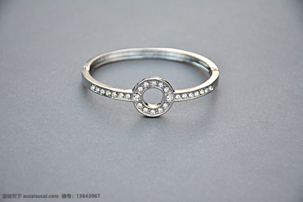 结婚戒指 订婚戒指 婚礼 订婚 婚姻 钻石 金戒指 钻戒 结婚 金 光泽度 克拉 闪亮 豪华 戒指 黄金 珍珠 辉煌 装饰 珠宝首饰 项链 珍珠项链 手镯 银 宝石 珠宝商 珠宝 时尚 魅力 生活百科 生活素材