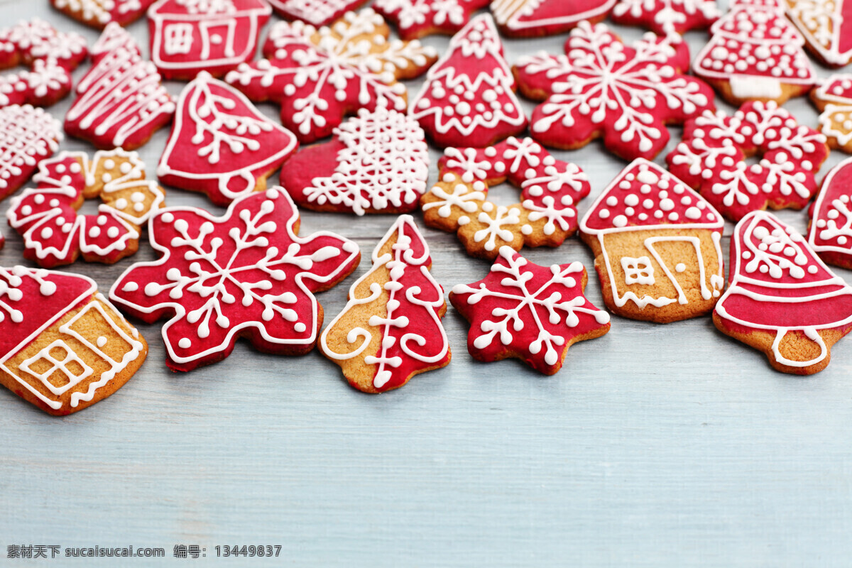 红色 圣诞 饼干 姜饼 圣诞节饼干 圣诞节美食 红色饼干 雪花 美食图片 餐饮美食
