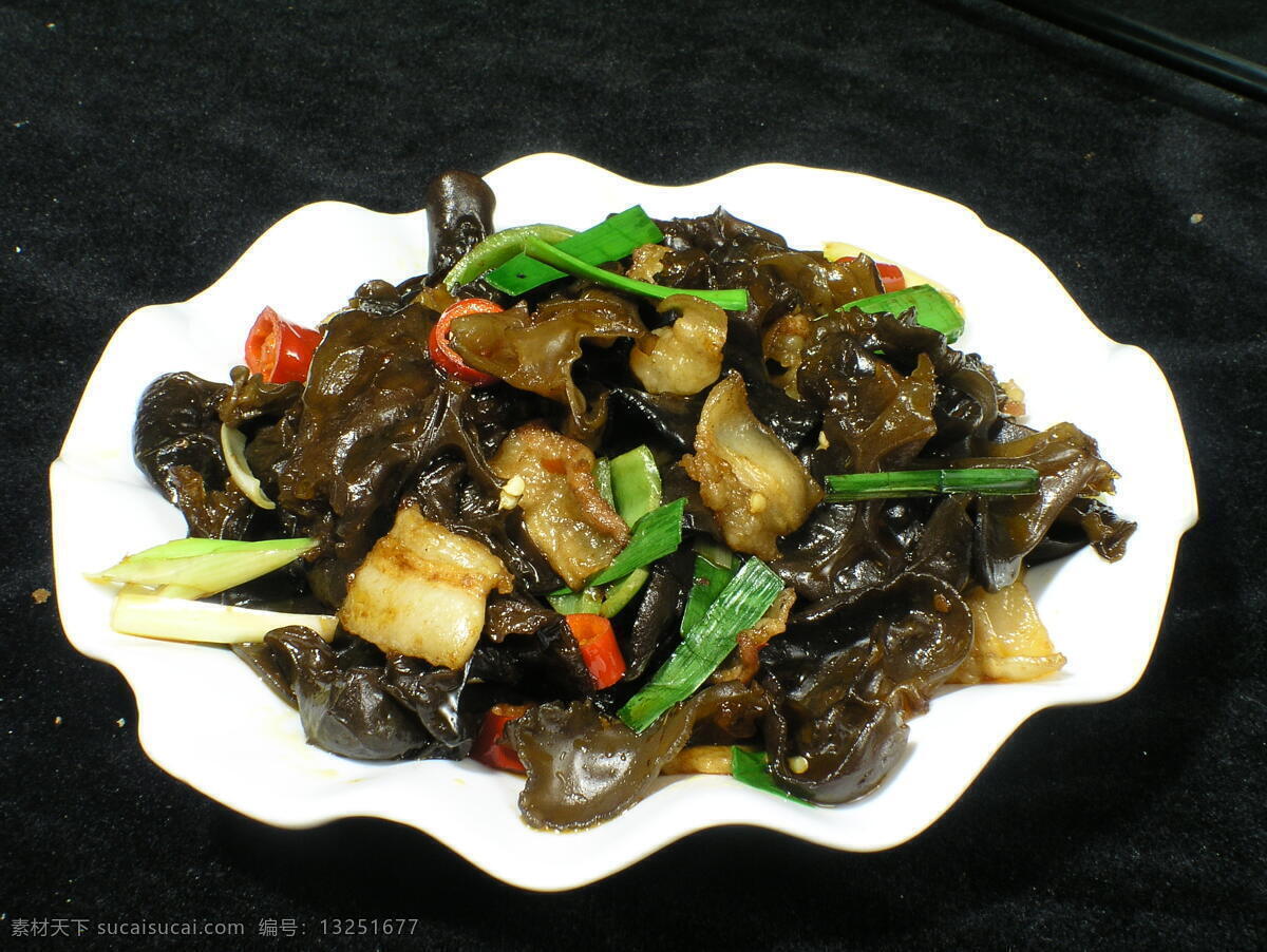 黒木耳小炒肉 木耳炒肉 传统美食 餐饮美食