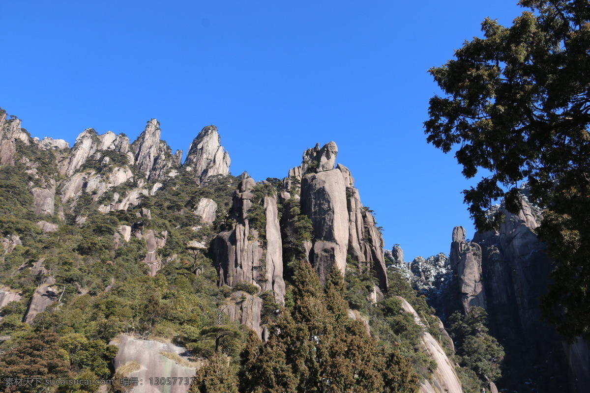 三清山 美丽的岩石 光秃 耸立 蓝天 雄伟 陡峭 美丽的山峰 美丽的景点 景色秀丽 风景 自然景观 自然风景