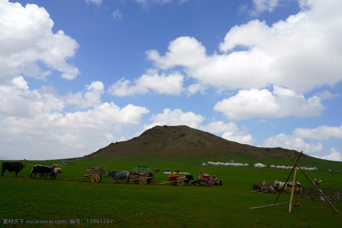 蒙古国草原 蒙古国 草原 蓝天 白云 蒙古包 勒勒车 牛群 山峦 旅游 家禽家畜 生物世界