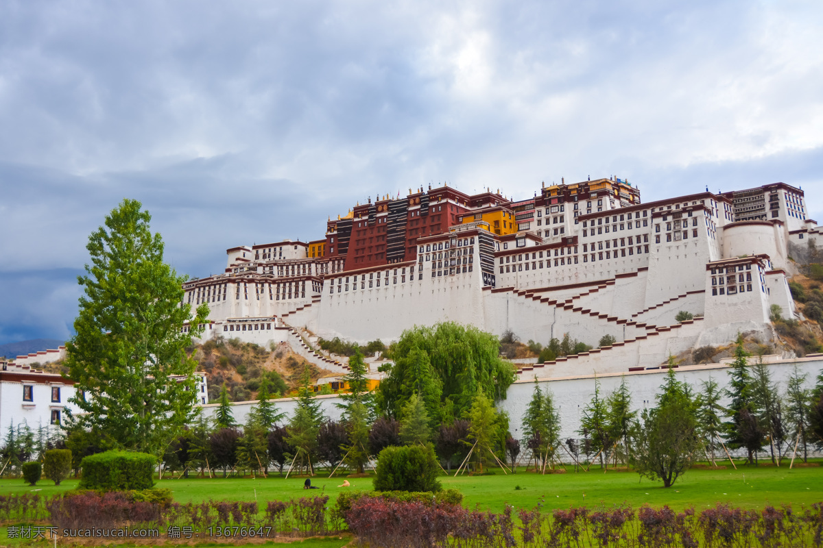 布达拉宫 西藏美景 藏区美景 藏区建筑 宫殿建筑 蓝天 白云 建筑园林 建筑摄影