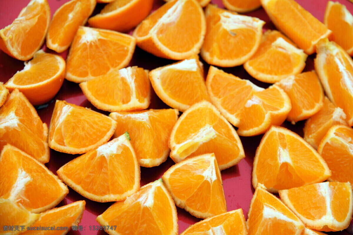 切开的桔子 橙子 桔子 水果 果实 新鲜水果 水果插图 水果摄影 水果背景 水果蔬菜 餐饮美食 橙色