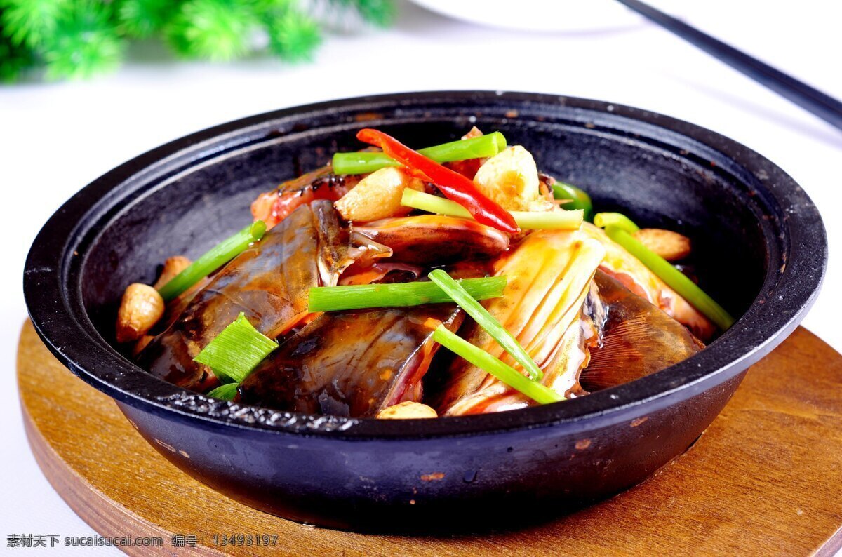 铁锅鱼头 美食 食品 烹饪 饮食 美味 中餐 美食诱惑 绿色食品 健康食品 餐饮美食 传统美食