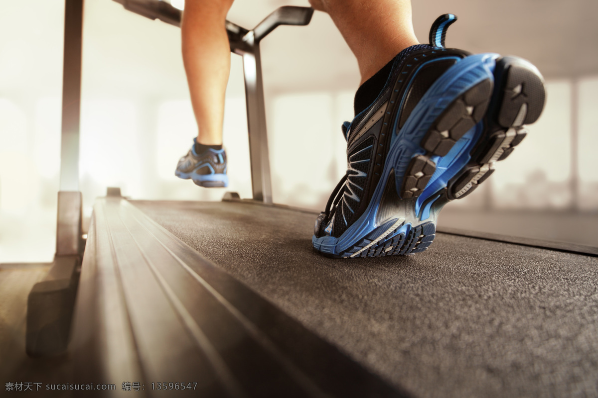 跑步 机上 人物 跑步机 动动 健身 体育运动 生活百科