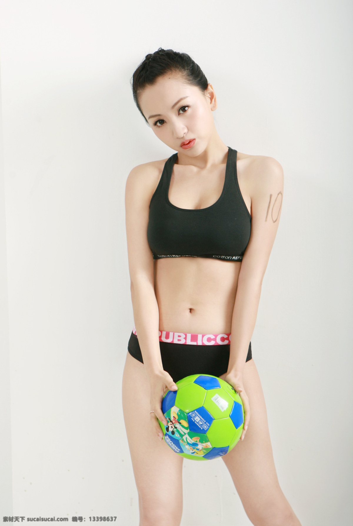 杨蓉 写真 上海戏剧学院表演系 级 本科 明星偶像 人物图库