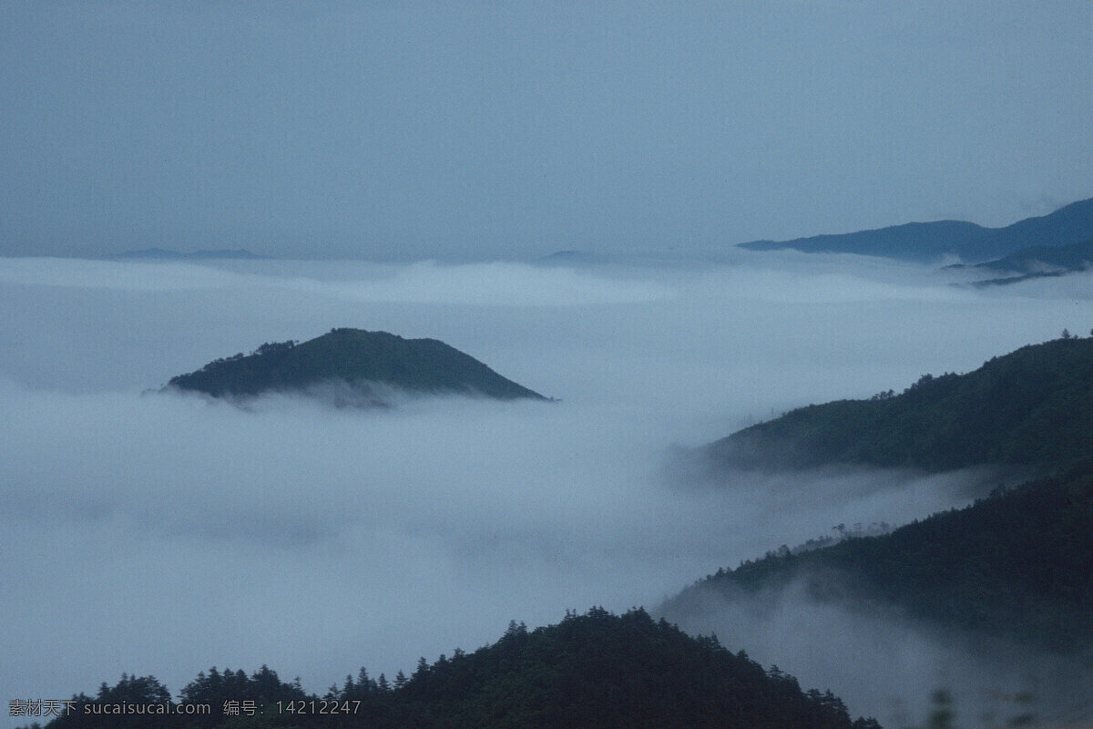 山水 剪影 人间仙境 山 山水风景 山水剪影 摄影图库 天空 天上人间 云雾 山恋 自然景观 psd源文件