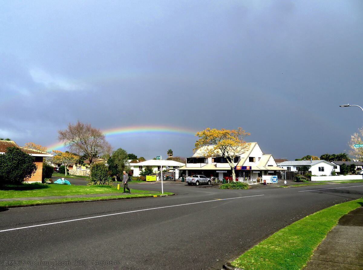 奥克兰 小镇 雨 后 风景 天空 蓝天 阴云 雨后彩虹 建筑 树木 绿地 草地 道路 车辆 新西兰风光 旅游摄影 国外旅游