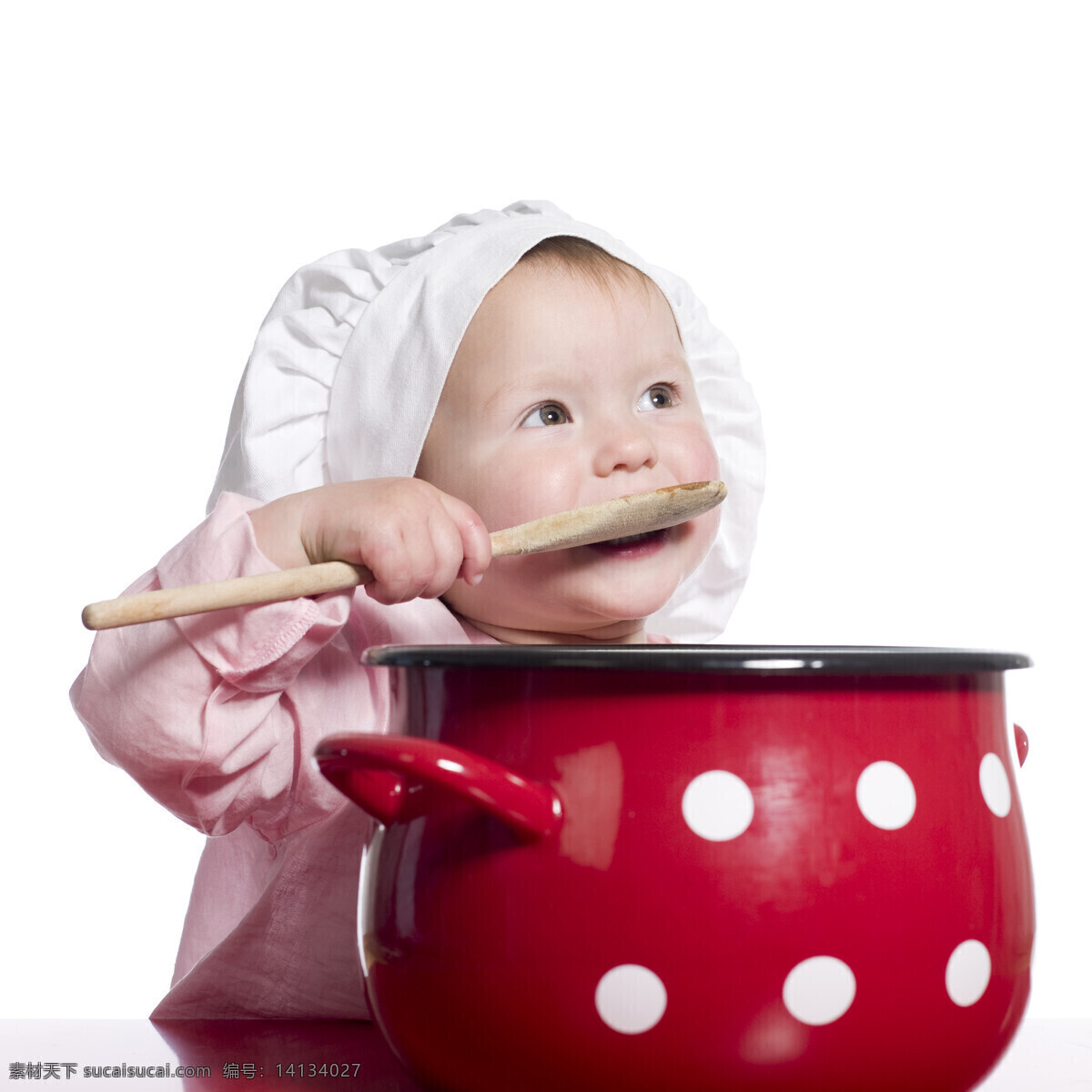 外国 宝宝 水杯 外国宝宝 早餐杯 红色杯 勺子 人物摄影 宝宝图片 人物图片