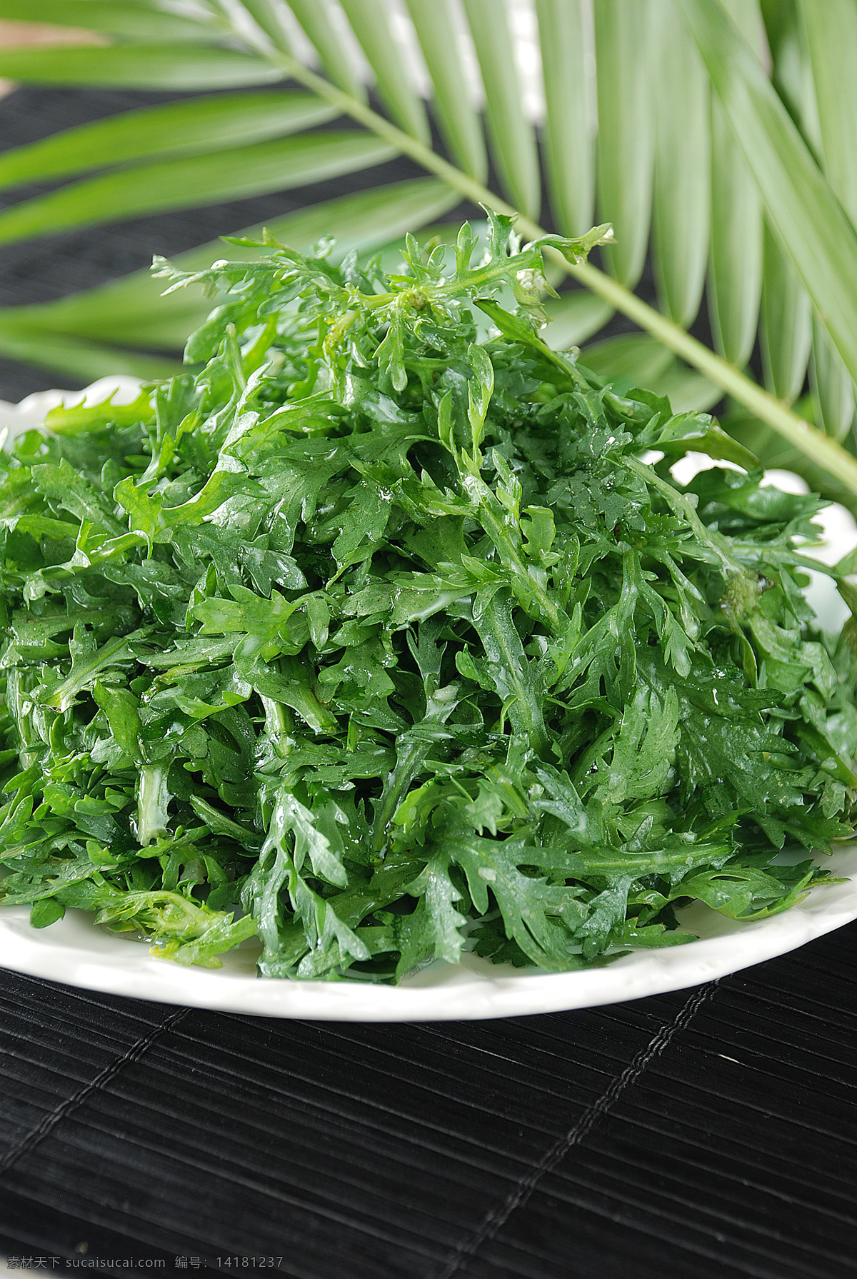 生拌茼蒿 蔬菜 茼蒿 拌茼蒿 炝拌茼蒿 凉拌茼蒿 炝拌茼蒿菜 新鲜茼蒿 醋泡茼蒿菜 涮菜茼蒿 营养 绿色 健康 新鲜 有机 美味 极品 农家 美极茼蒿 火锅 涮 海鲜 锅底 鲜 餐饮美食