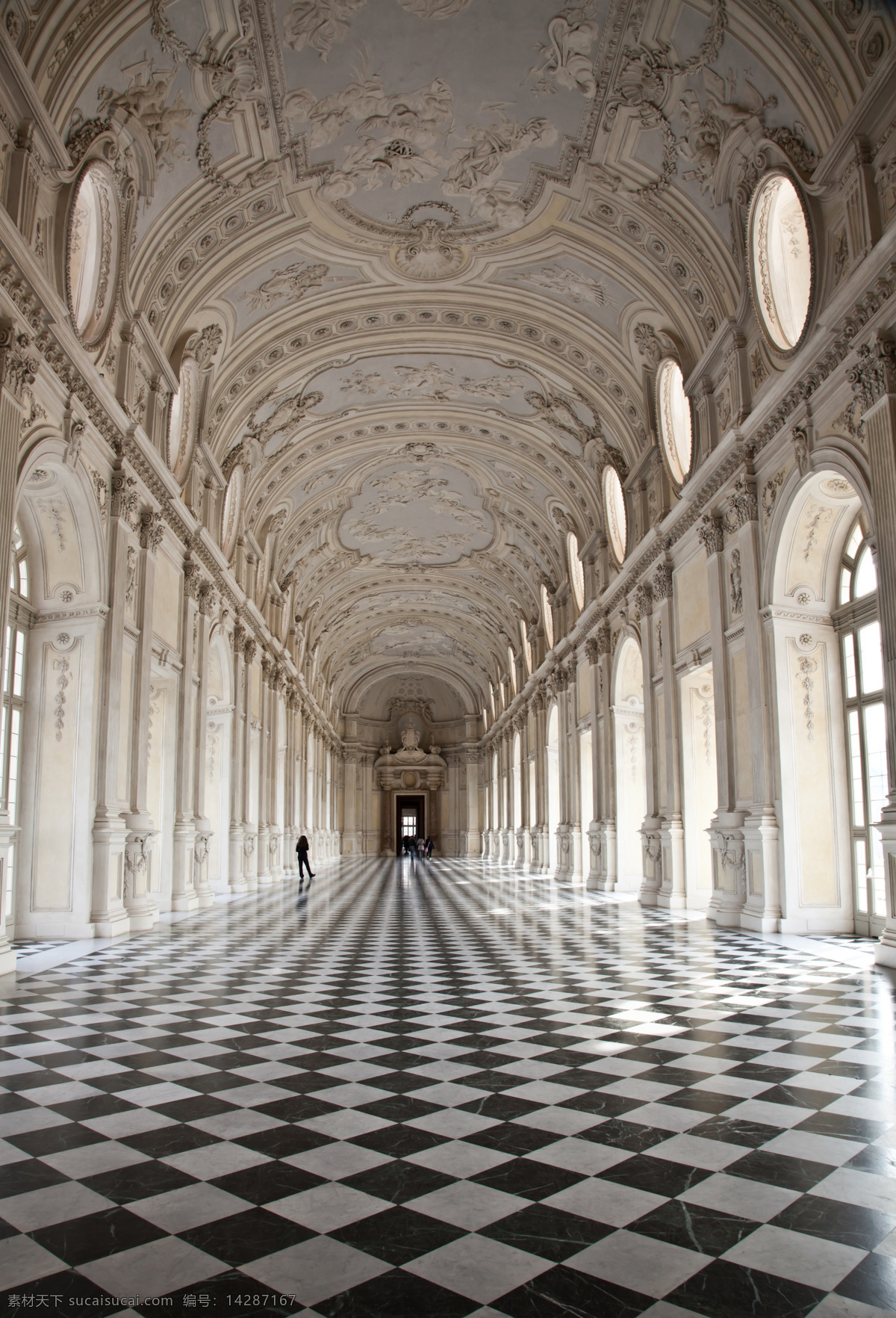 欧洲皇室宫殿 欧洲 皇室 宫殿 空旷 黑白地板 高贵 奢华 雕刻 穹顶细致 室内摄影 建筑园林
