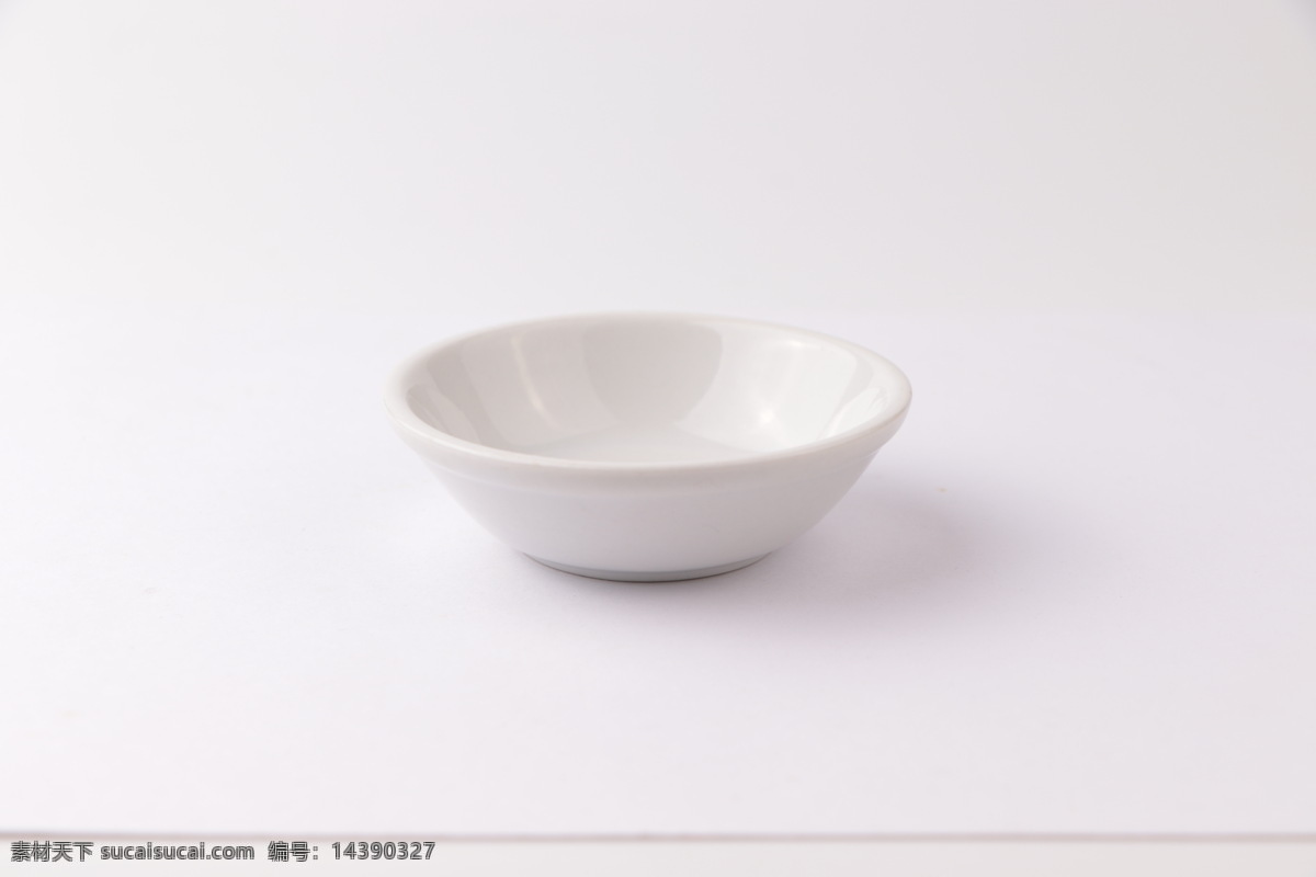 白色小碟子 白色盘子 碟子 小碟子 瓷豌 陶瓷 餐饮美食 餐具厨具