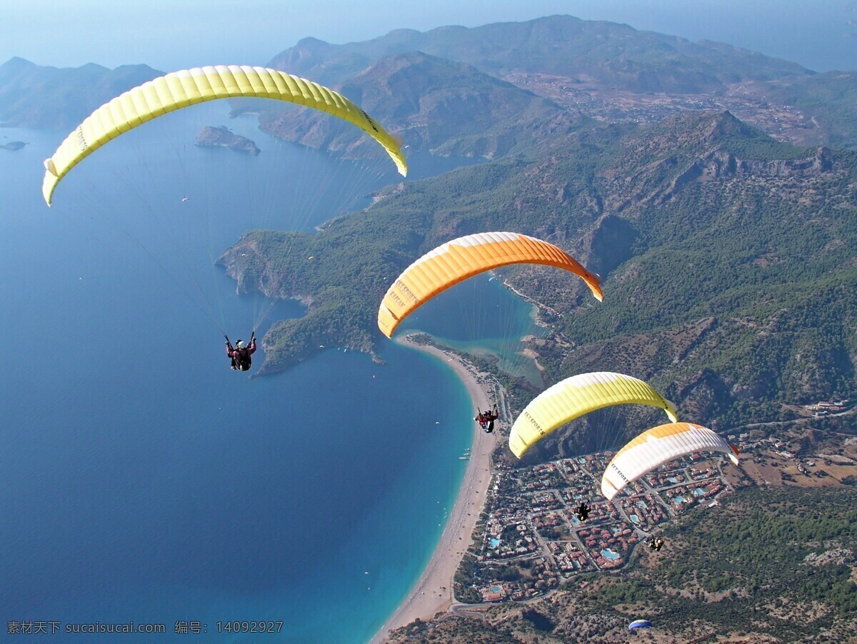 高空三人跳伞 滑翔伞 降落伞 天空 空气 自由 冒险 极端 运动 活动 蓝色